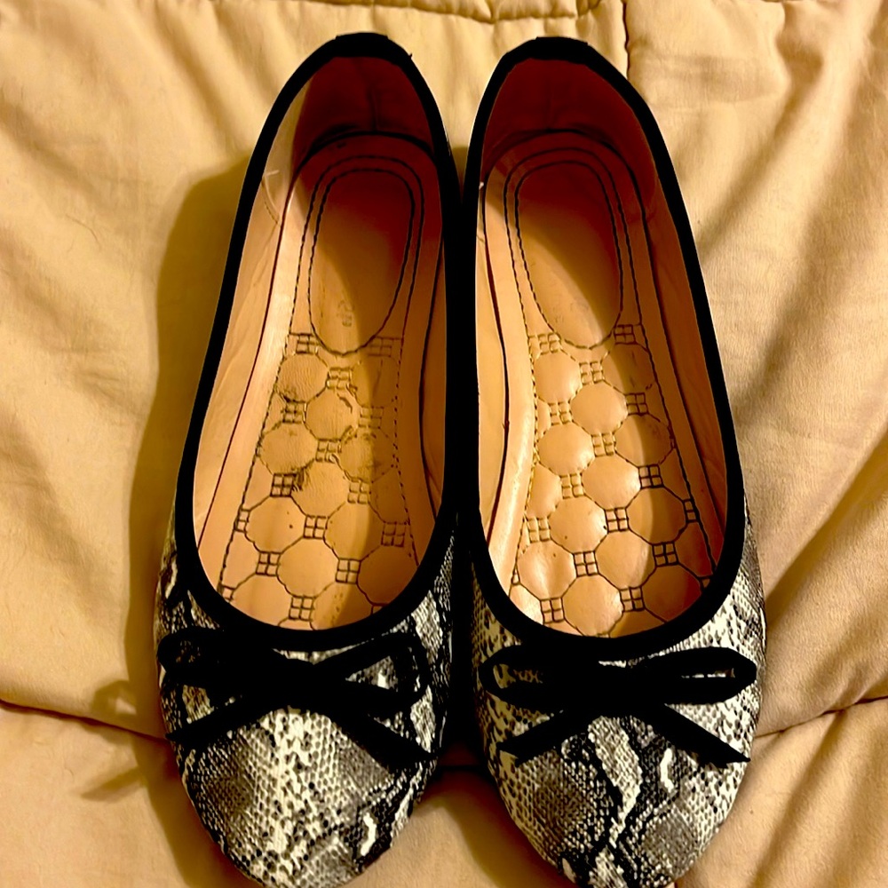 Forever brand snakeskin flats